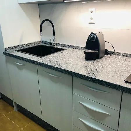 Moderno Malaga 公寓 贝纳尔马德纳